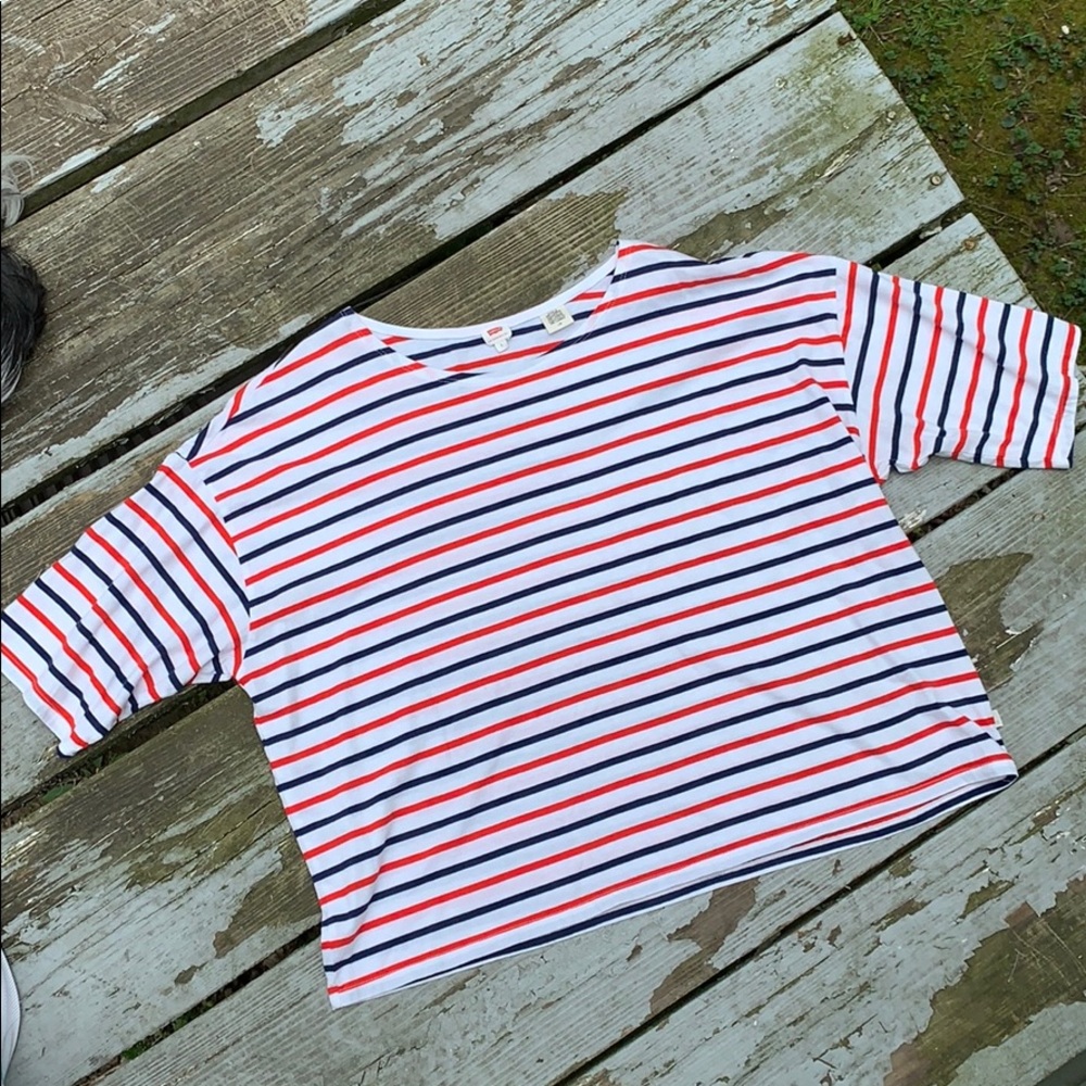 🌻 5 for $25 Levi’s Boxy Stripped USA Tee Large
